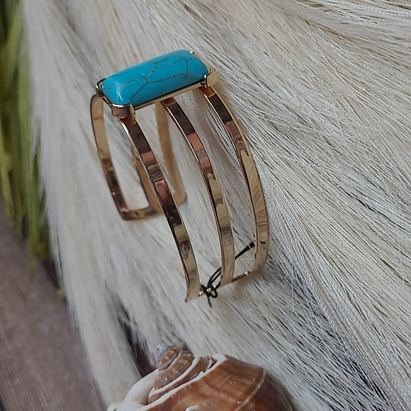 PAPARAZZI ROSE GOLD TONE TURQUOISE CUFF BRACELET - Picture 2 of 10